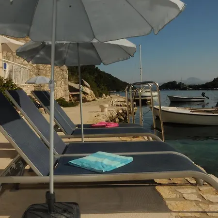 Sea Song Apartment *